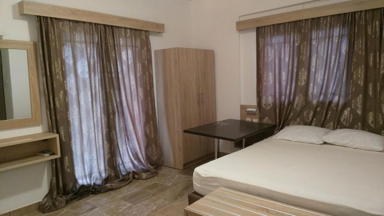 Psarou Apartments Paralia Skotinis Exterior photo